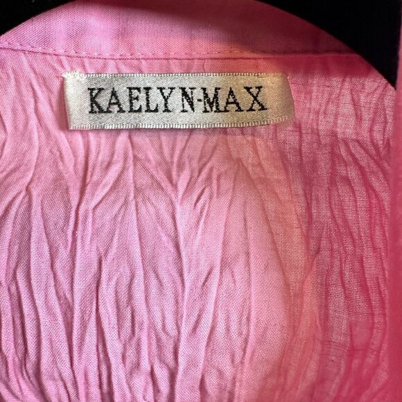 NWT Women’s Pink Collard Ruffle Tank Top Blouse - Size Small - Picture 3 of 6